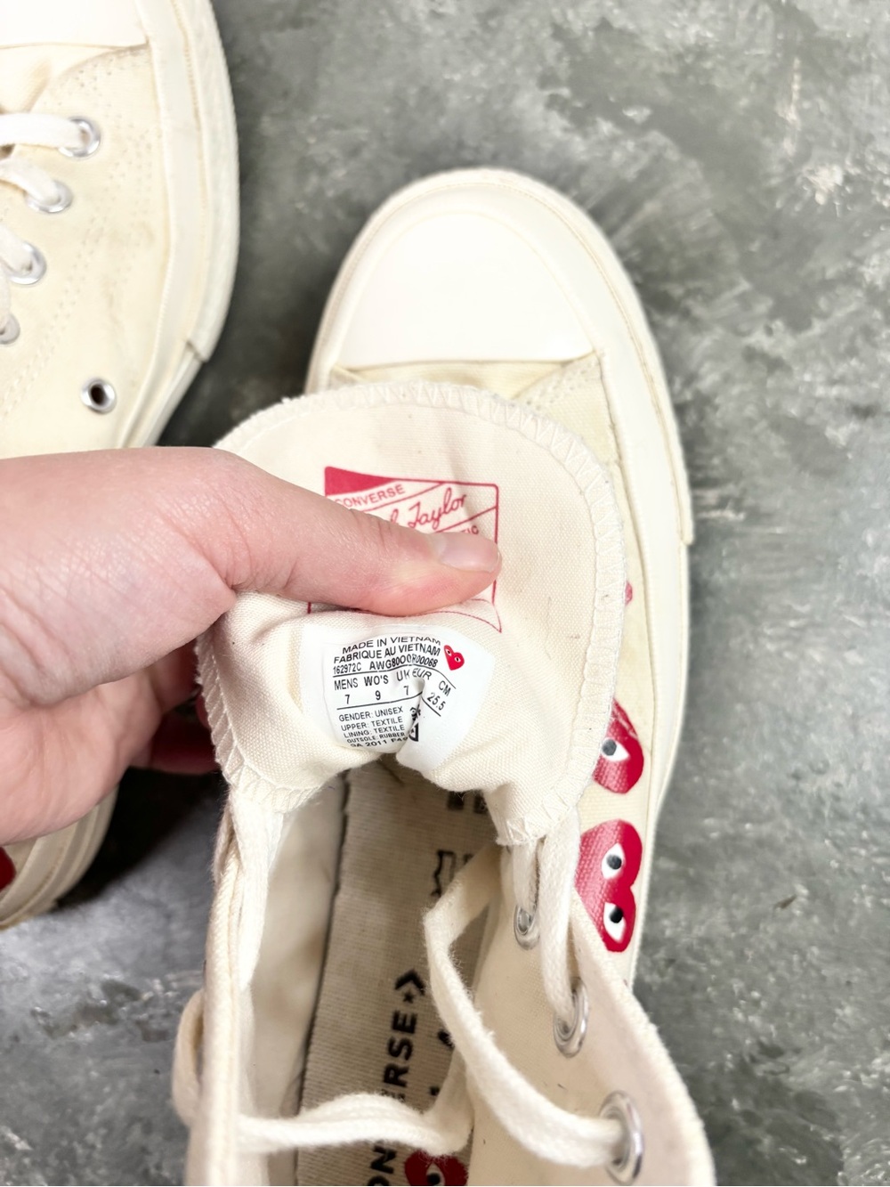 Converse Chuck Taylor All Star 70 Hi Comme des Garcons PLAY Multi-Heart White - Picture 12 of 13